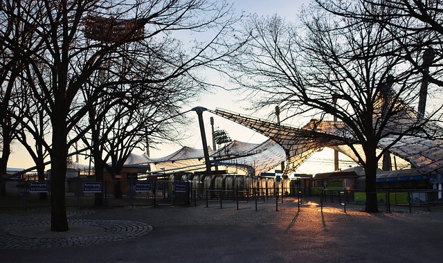 题半空间缺